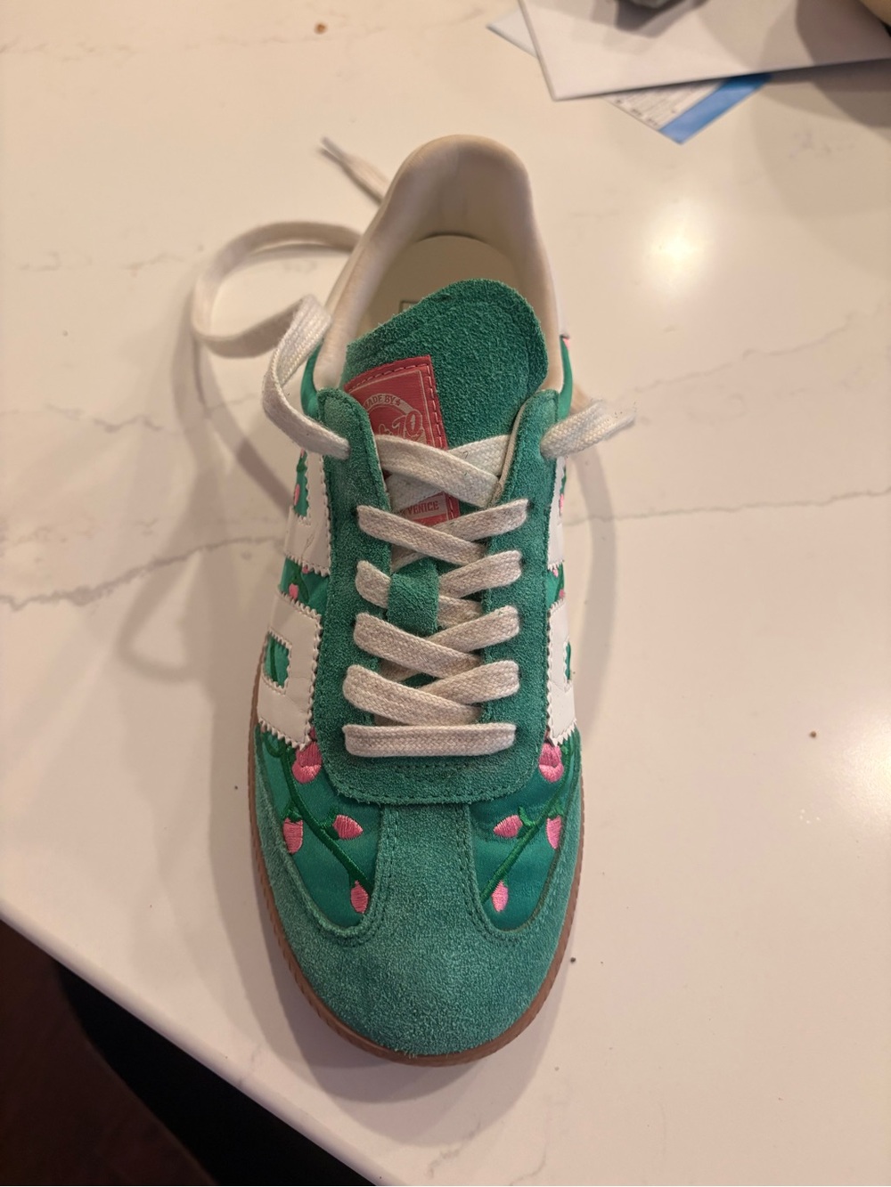 Green Suede Women's Sneakers with Pink Detail